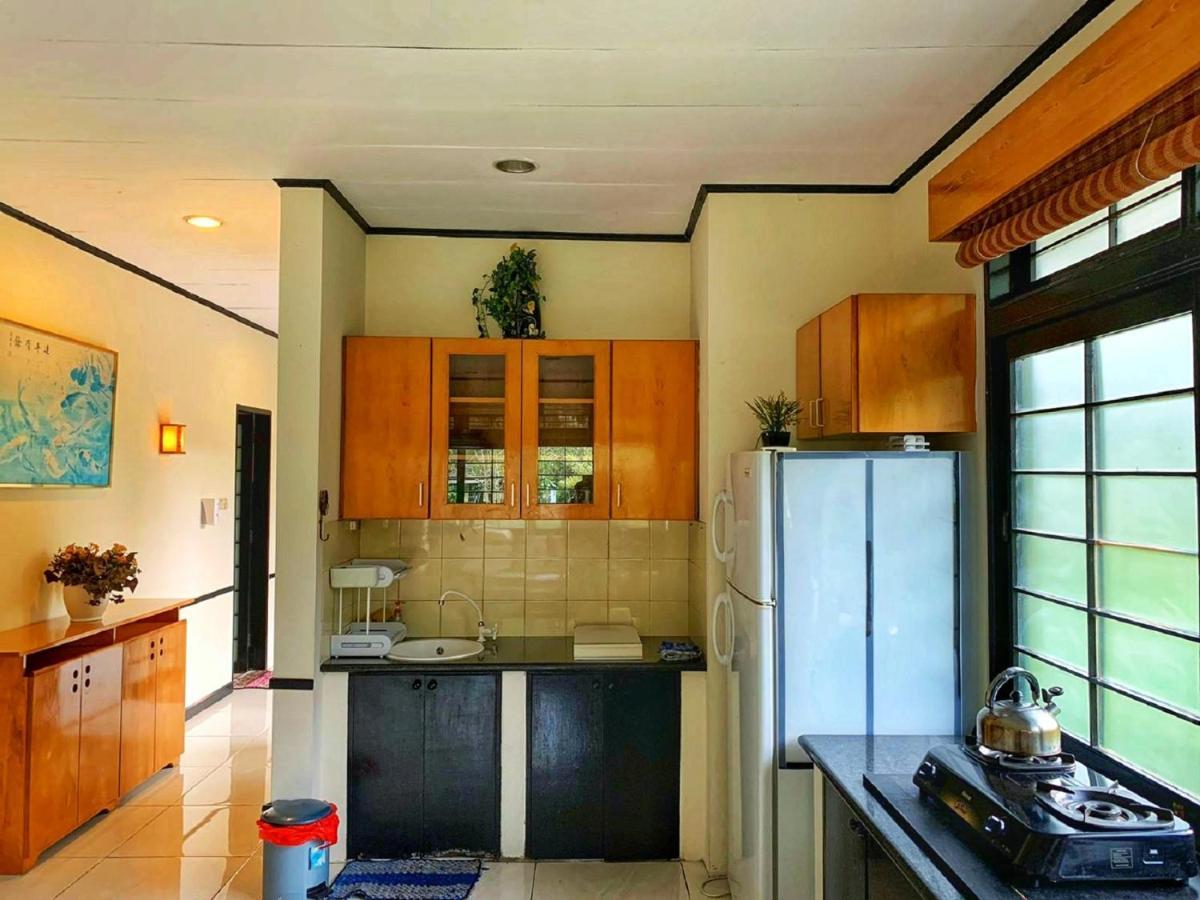Designer Villa Osaka Puncak Esterno foto