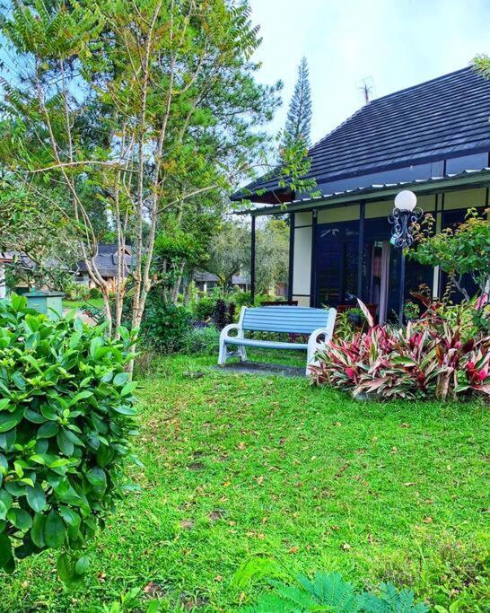 Designer Villa Osaka Puncak Esterno foto