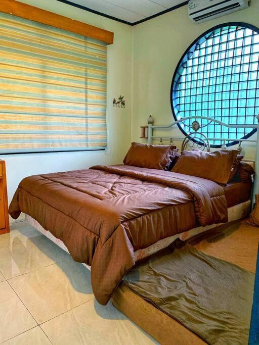 Designer Villa Osaka Puncak Esterno foto