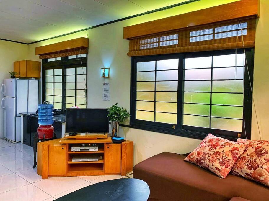 Designer Villa Osaka Puncak Esterno foto