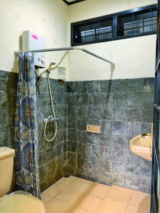Designer Villa Osaka Puncak Esterno foto