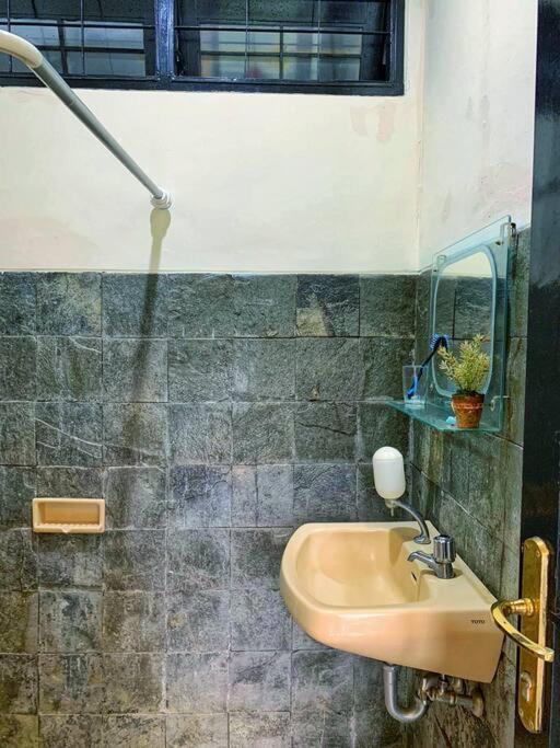 Designer Villa Osaka Puncak Esterno foto