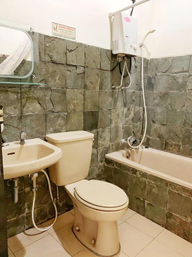 Designer Villa Osaka Puncak Esterno foto